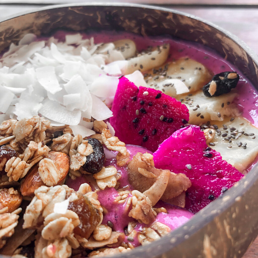 What can you put in the smoothie bowl?